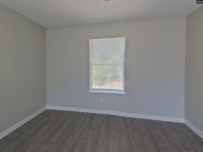 Building Photo - 5 High Glen Ct