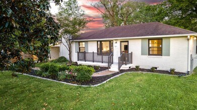 Building Photo - 504 Bismark Dr