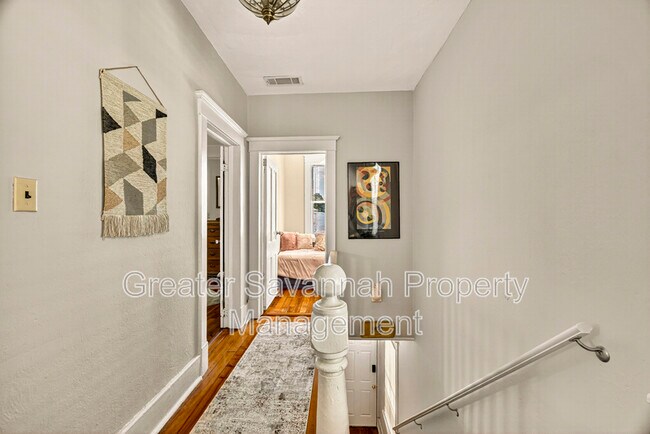 Building Photo - 530 E 35th St