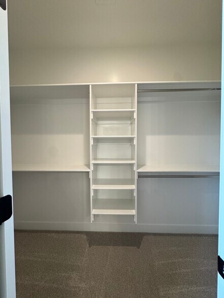 Building Photo - 1603 E Dihedral Dr