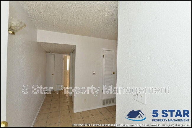 Building Photo - 8933 Kenneth St