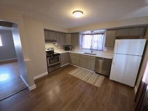 Building Photo - 209 S Hooker St