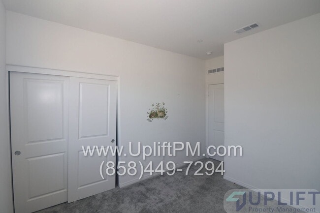 Building Photo - 36351 Elizabeth Ln