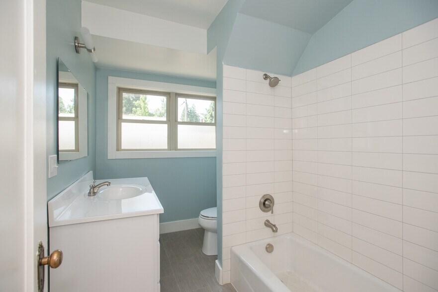 New bathroom - 2628 Northeast Ainsworth Street