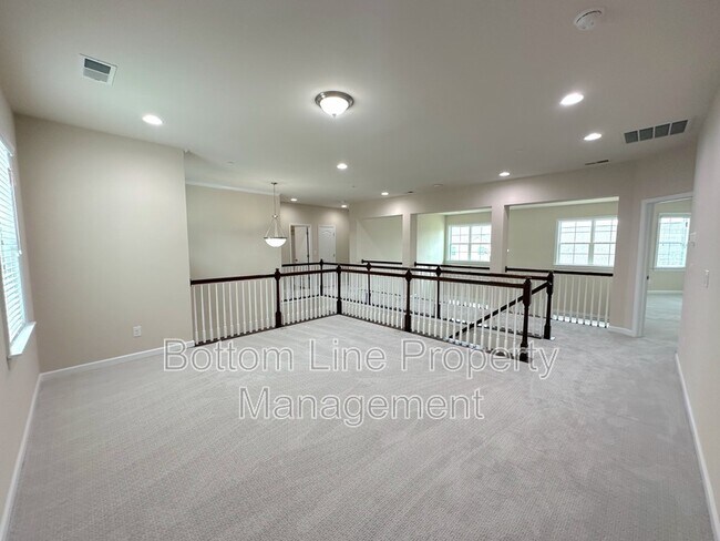 Building Photo - 1007 Anatrella Ln NW