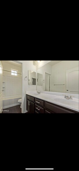 Building Photo - 1105 S 201st Dr