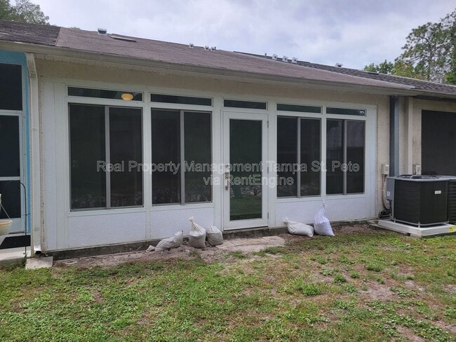 Building Photo - 12514 Hollybrook Ln