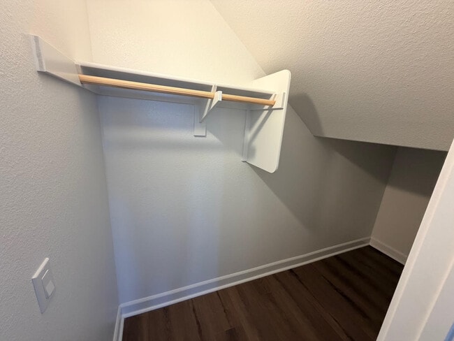 Building Photo - 513 Proton Pl