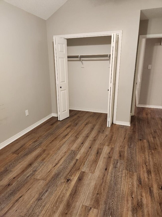 Building Photo - 9321 Champion Cir S