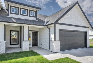 Building Photo - Modern Duplex with Spacious Design & Upsca...