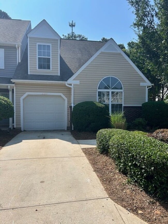 Building Photo - Desired Location for this 3 bedroom 2 bath...