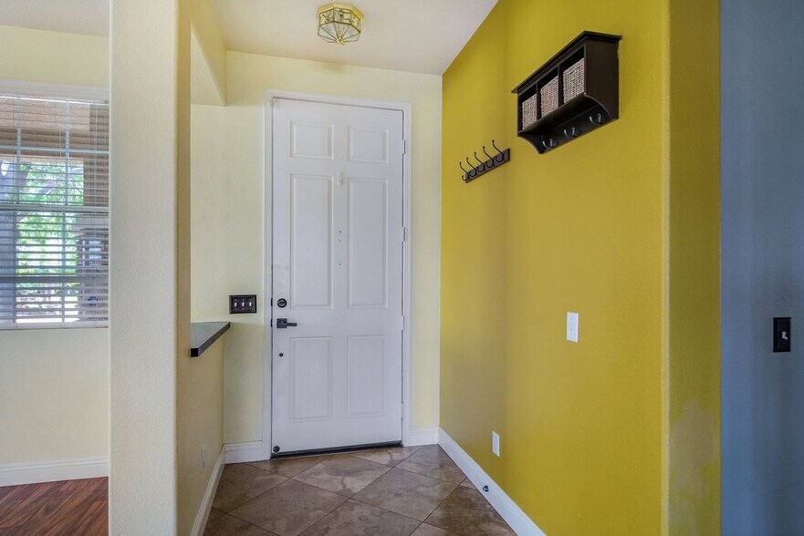 Building Photo - 4293 Sotogrande Cir