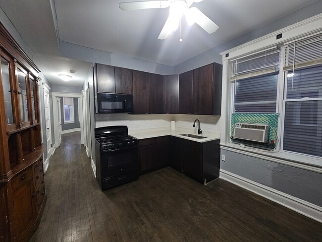 Building Photo - 2532 S Albany Ave