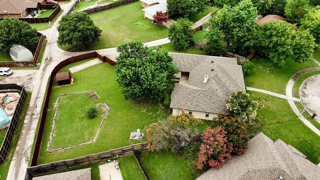 Building Photo - 6809 Fawn Valley Pl