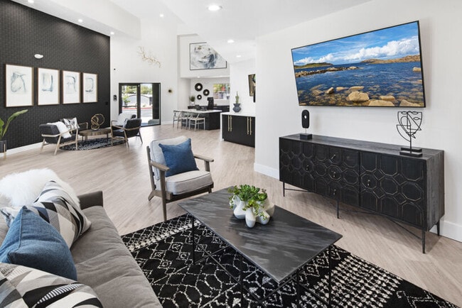 Building Photo - The Quinn