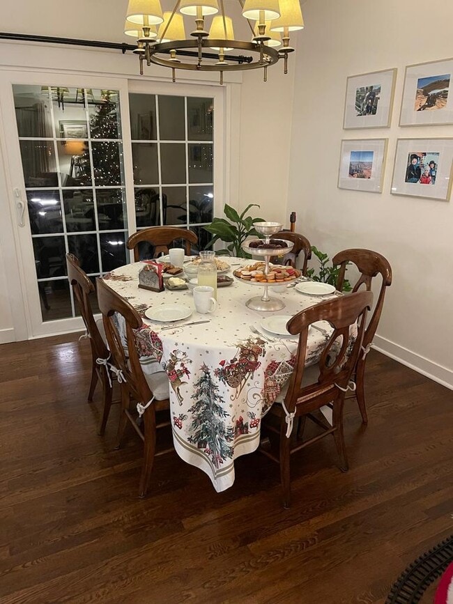 Building Photo - 2505 Duxbury Pl