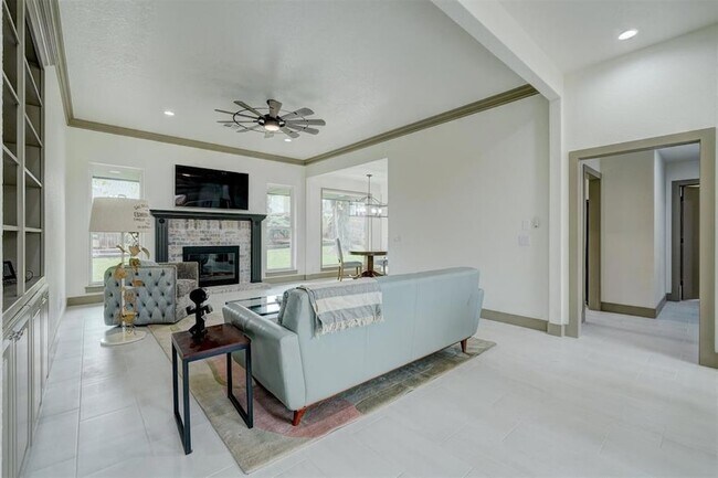 Building Photo - 3616 Burlington Dr