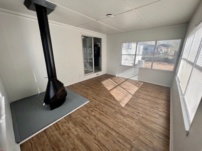 Add-on living area - 2717 W 25th St N