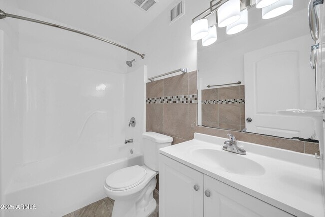 Building Photo - 2701 E Tierra Buena Ln