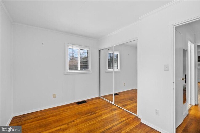 Building Photo - 6451 Maplewood Dr