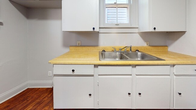 Building Photo - Akron 3 Bedroom Single Family Home