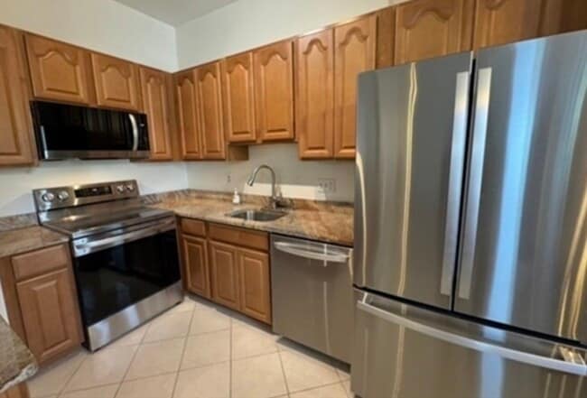 Building Photo - 600 Washington St