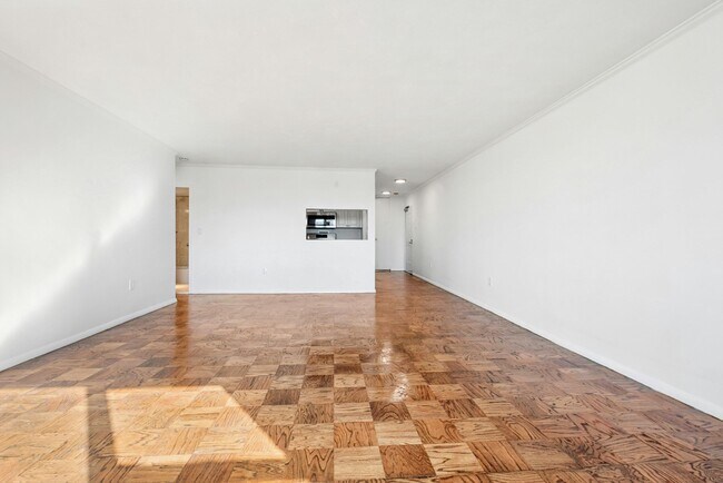 Building Photo - 8 Whittier Pl