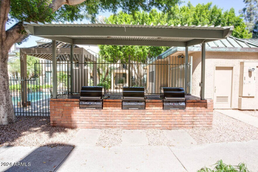 Building Photo - 101 N 7th St