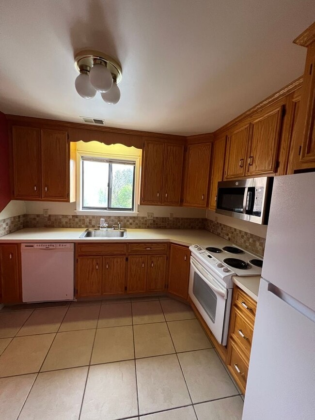 Building Photo - TWO Bedroom- East Penn School District