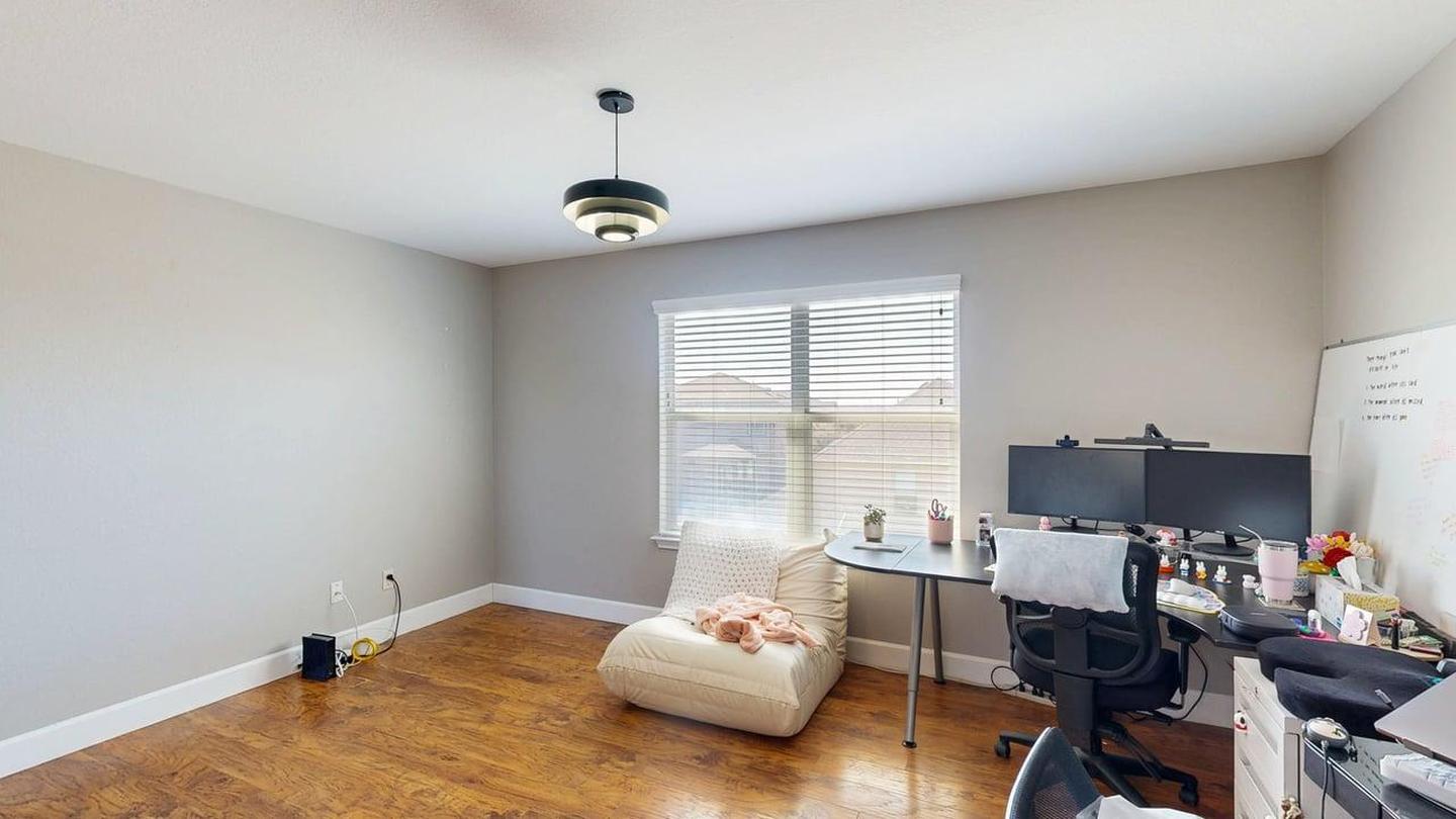 Building Photo - Comfortable Round Rock living with space, style, and everyday convenience
