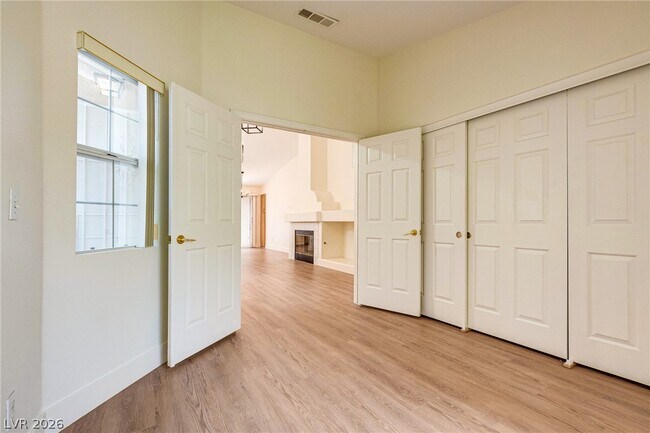 Building Photo - 9829 Panorama Cliff Dr