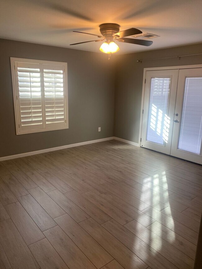Building Photo - Remodeled 3/2 SFH Glendale, built in 2016