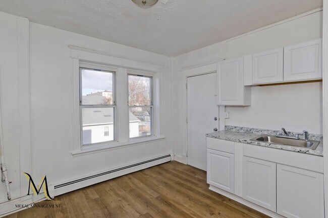 Building Photo - 528-532 Union Street