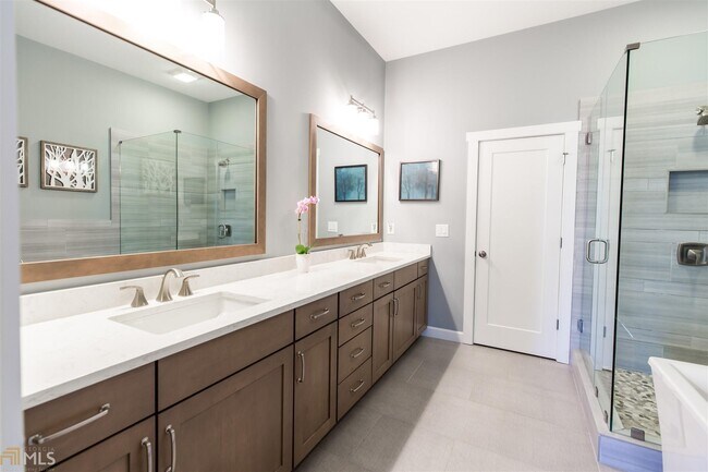 Building Photo - 3348 Turngate Ct