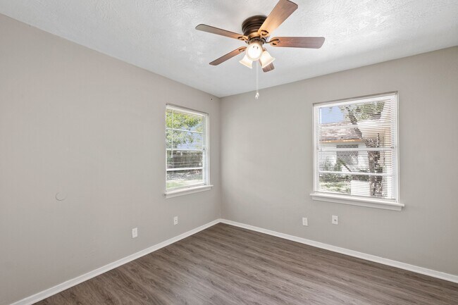 Building Photo - 3206 Washington St