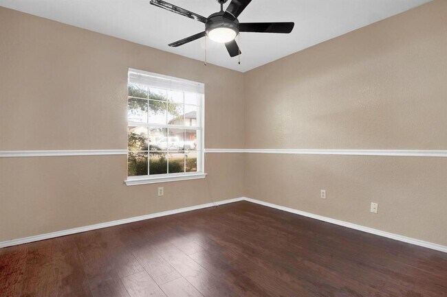 Building Photo - 1415 Quicksilver Cir