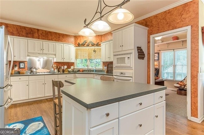 Building Photo - 2714 Wood Gate Way SW