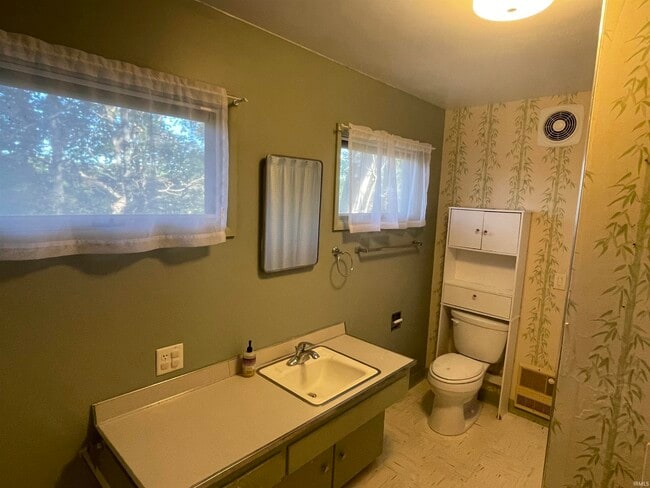 Building Photo - 2625 S Smith Rd