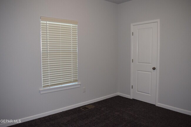 Building Photo - 1103 Nickel Hl Ave