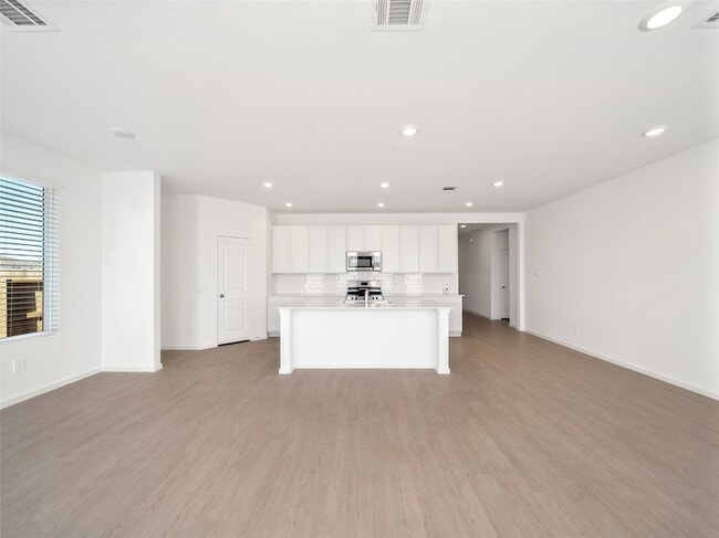 Building Photo - 826 Ridgewood Clfs Ct