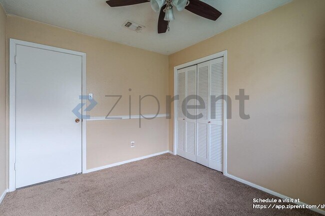 Building Photo - 10431 Odessa Dr