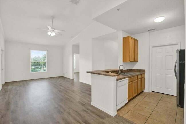 Building Photo - 10201 Courtney Palms Blvd