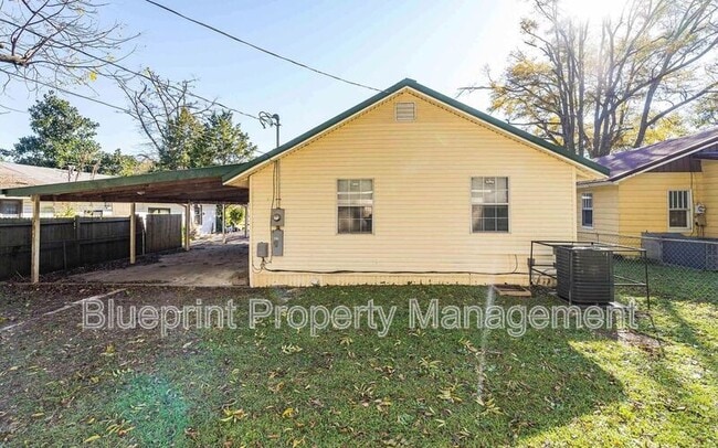 Building Photo - 521 20th St S