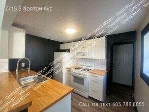 Building Photo - 2715 S Norton Ave