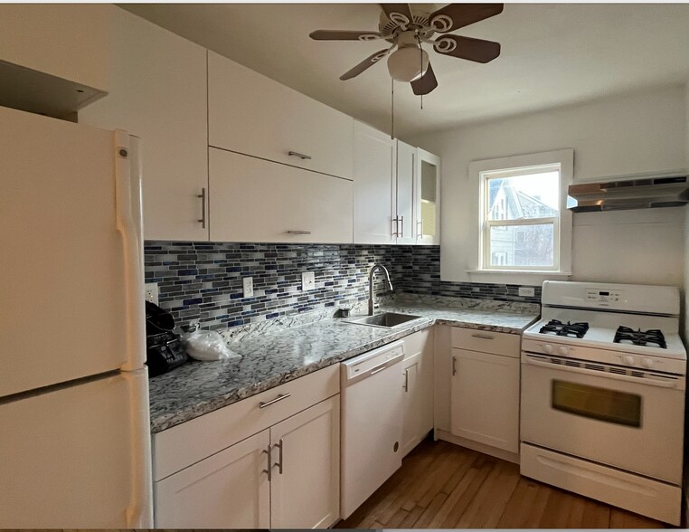 Kitchen - 42 W Baltimore St