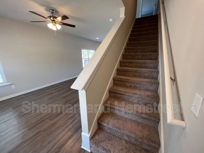 Building Photo - 620 Dobhill Ln