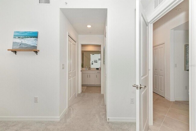 Building Photo - 12140 Wellen Golf St