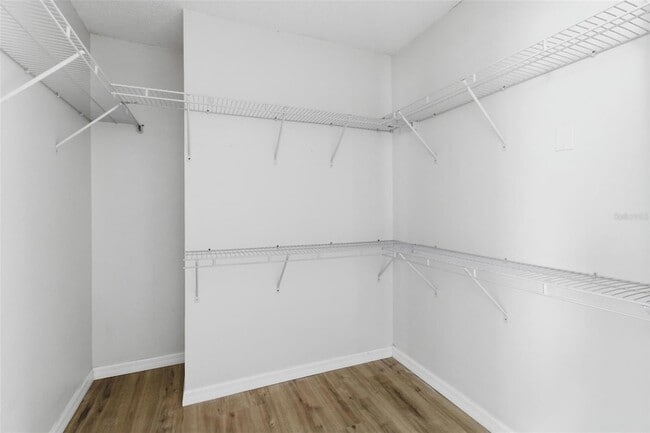 Building Photo - 5223 Shadow Lawn Dr