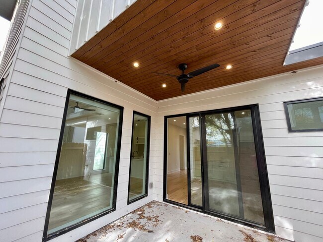 Building Photo - Palo Duro