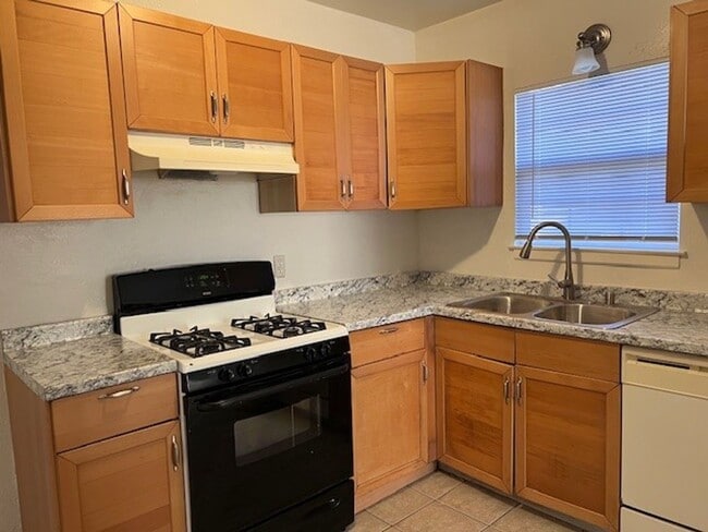 Building Photo - Fresh paint and new carpet.